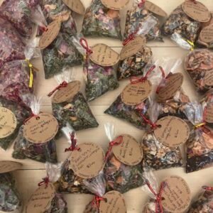 SMALL BAGS OF MIXED DIFFERENT TEAS